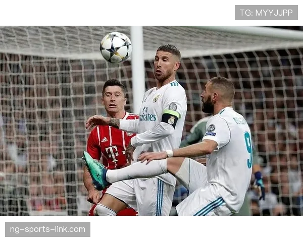 莱万与本泽马：全能中锋战术角色与进球效率深度对比